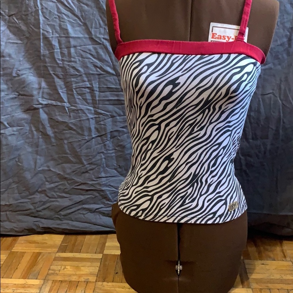 Women’s top size medium